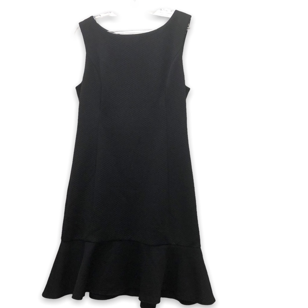 Betsey Johnson Sleeveless Shift Dress with Flounce-Hem Women's Size 8 Black